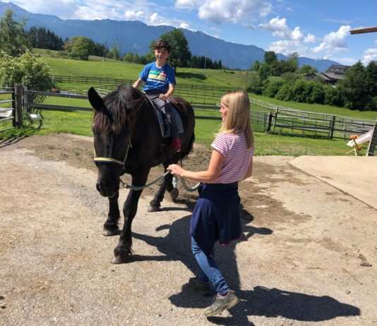 Besuch beim Bauernhof Rasom