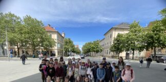 Schulchor bei der KinderMusikUni | šolski zbor pri OtroškiGlasbeniUniverzi